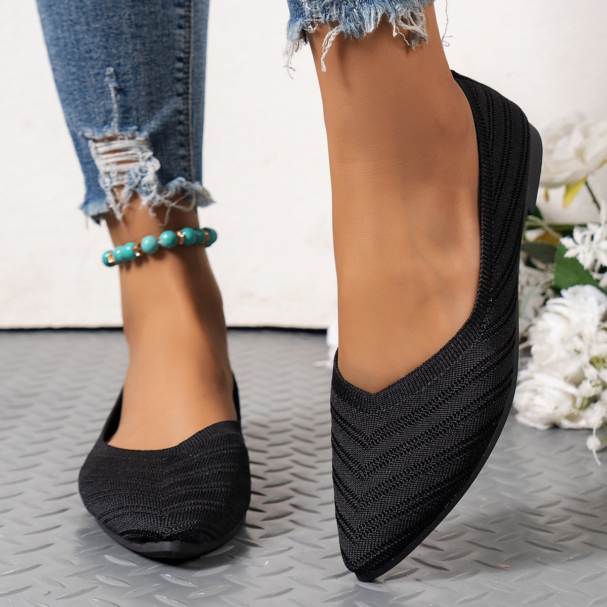 Pointed Toe Breathable Flat Bottom Shoes