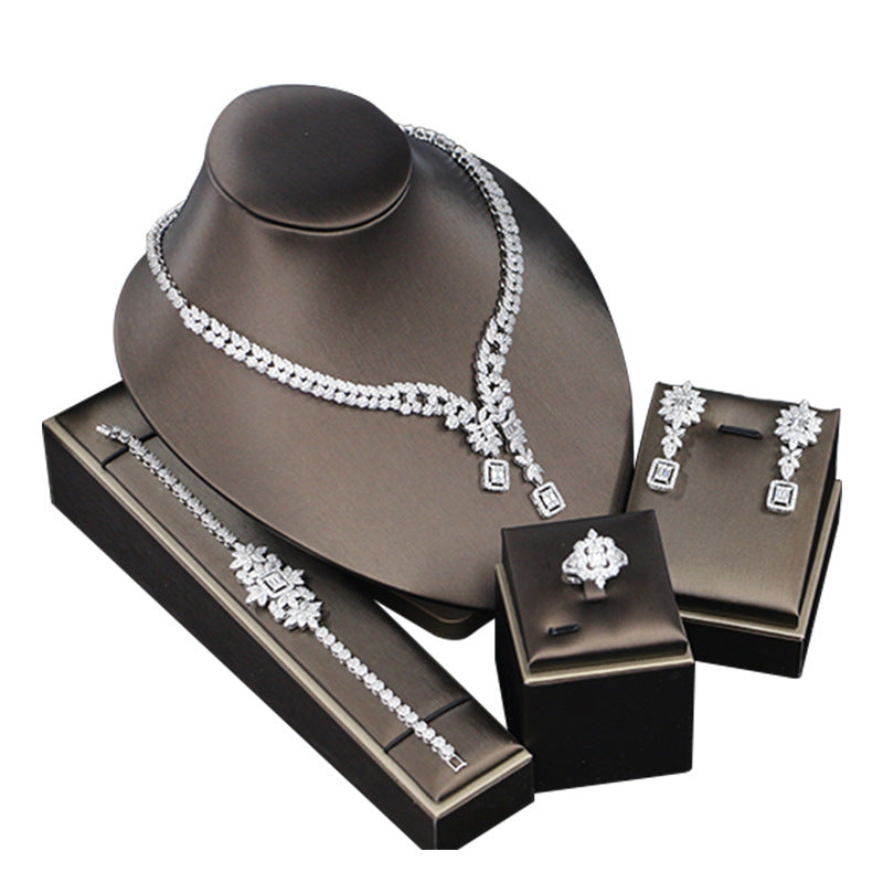 Dinner Party Four-piece Set