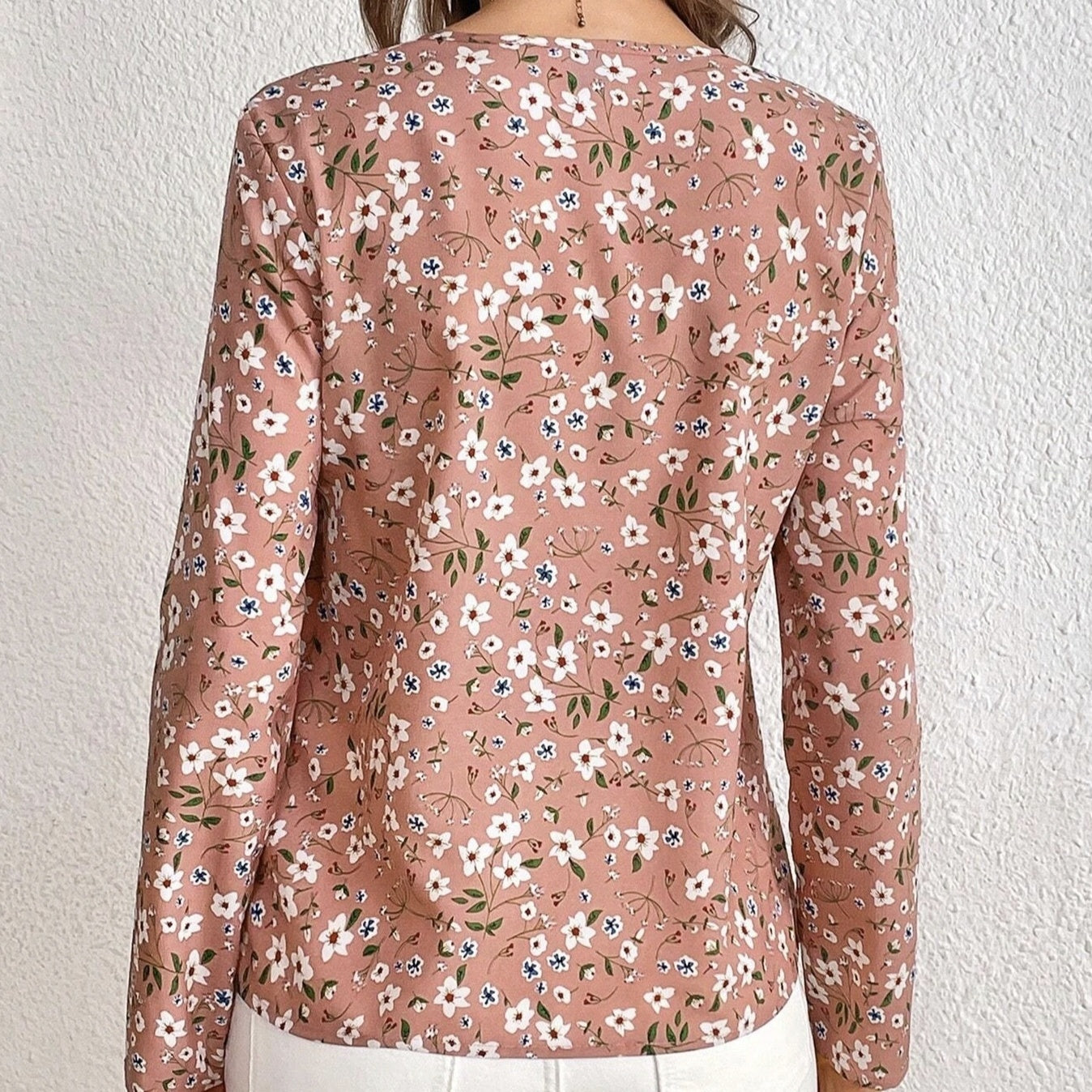 Ladies' Fashionable Long Sleeved Top