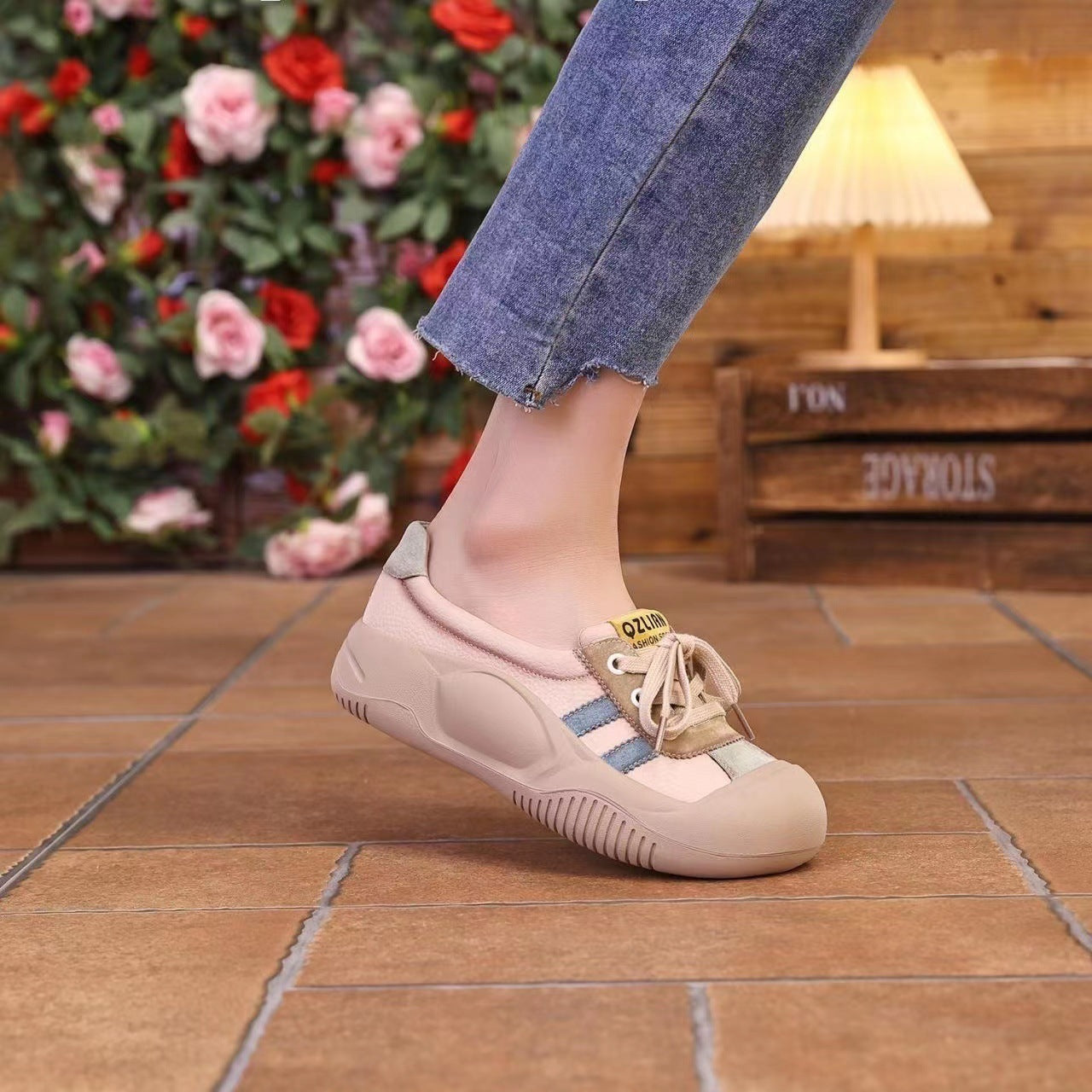 Women's Soft Leather Sneaker