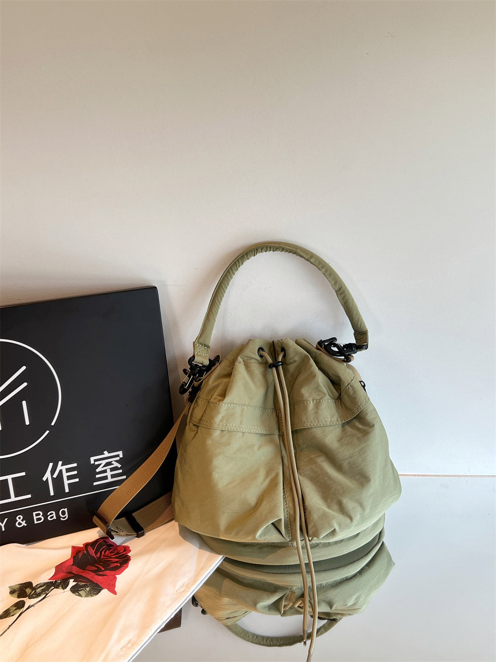 Multi-pocket Lightweight Bucket Bag