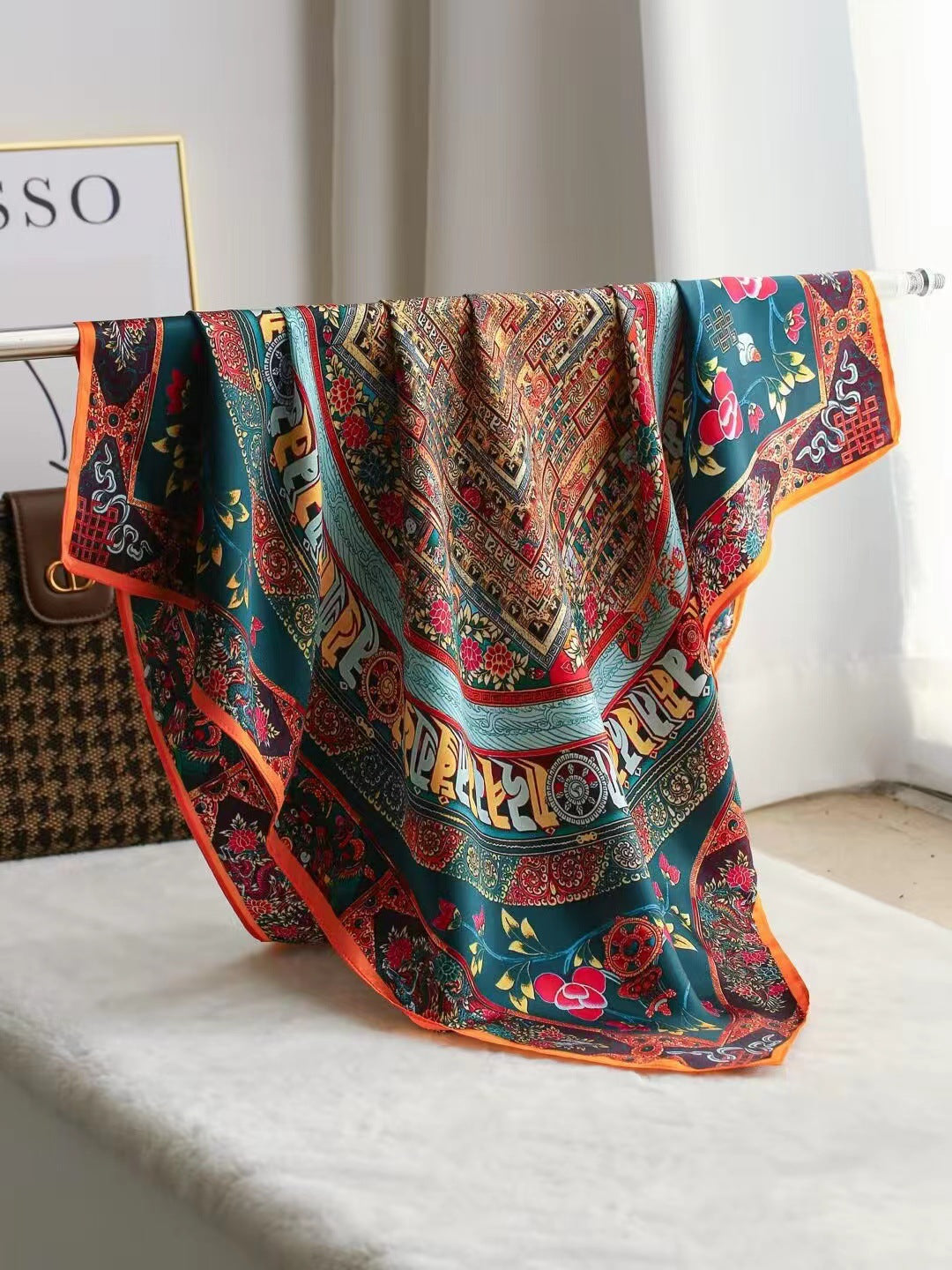 Intellectual Elegant Light Luxury Silk Scarf