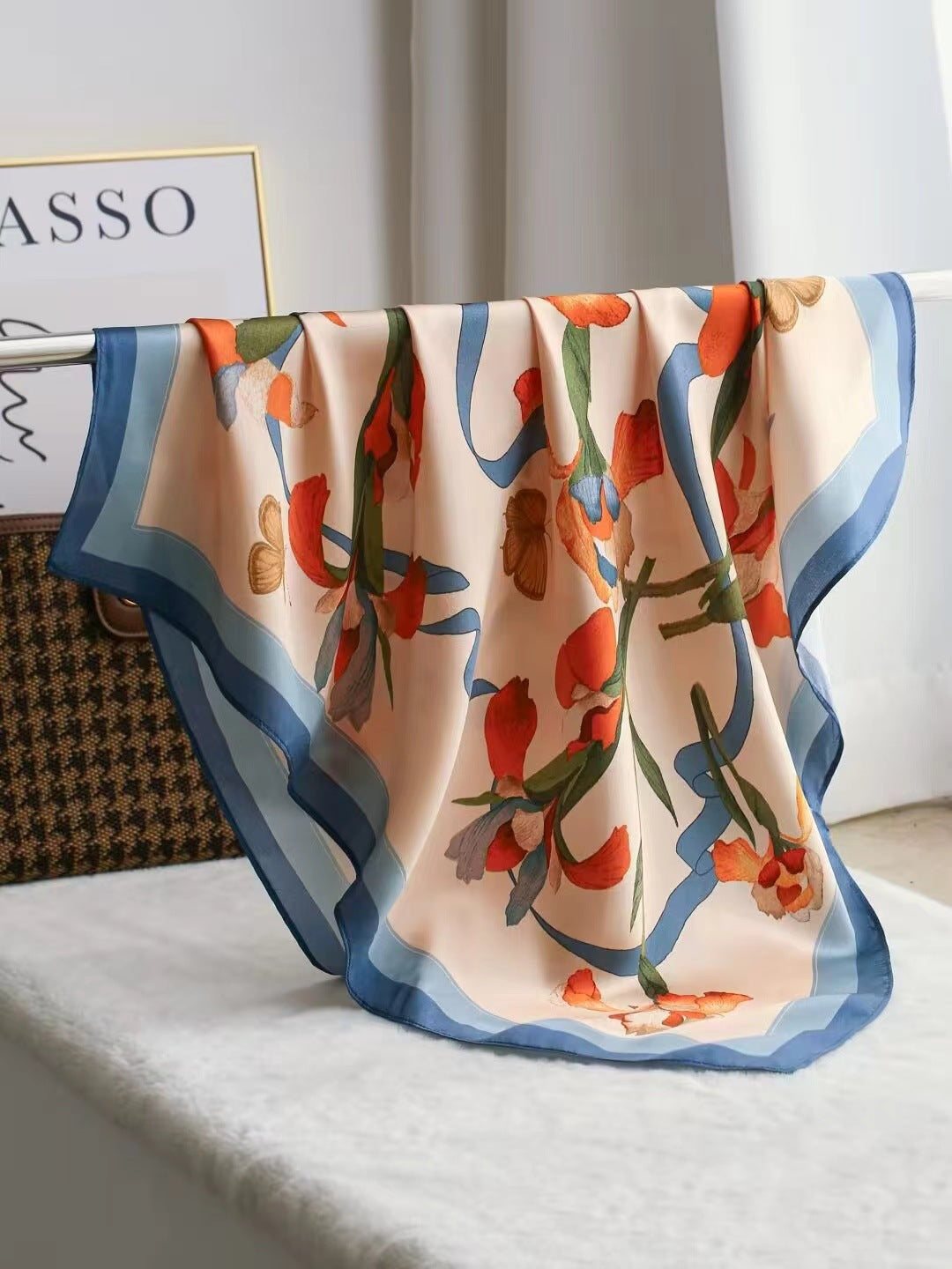 Intellectual Elegant Light Luxury Silk Scarf