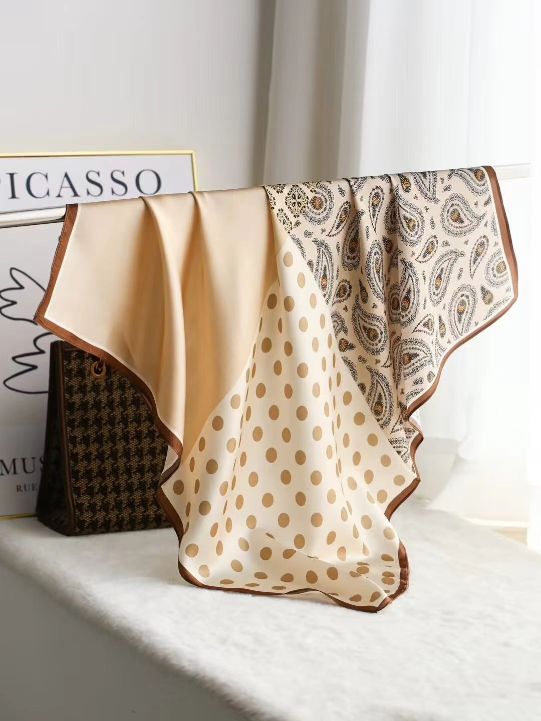 Intellectual Elegant Light Luxury Silk Scarf