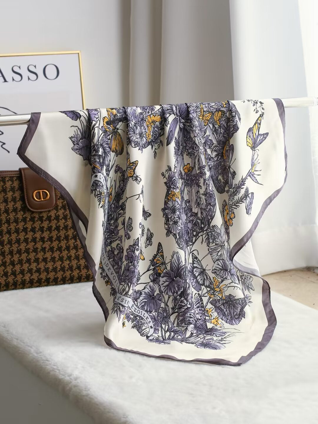 Intellectual Elegant Light Luxury Silk Scarf