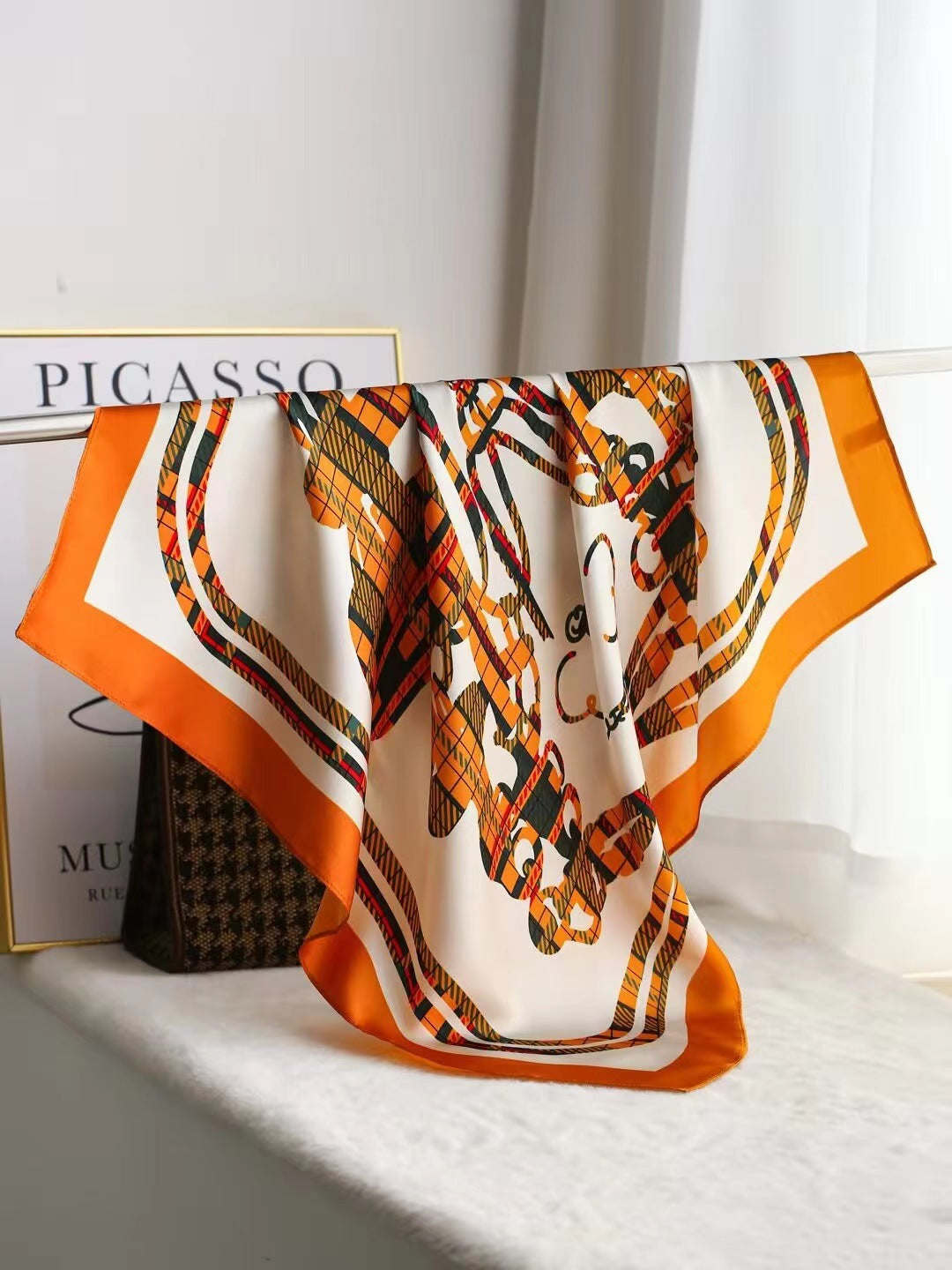 Intellectual Elegant Light Luxury Silk Scarf
