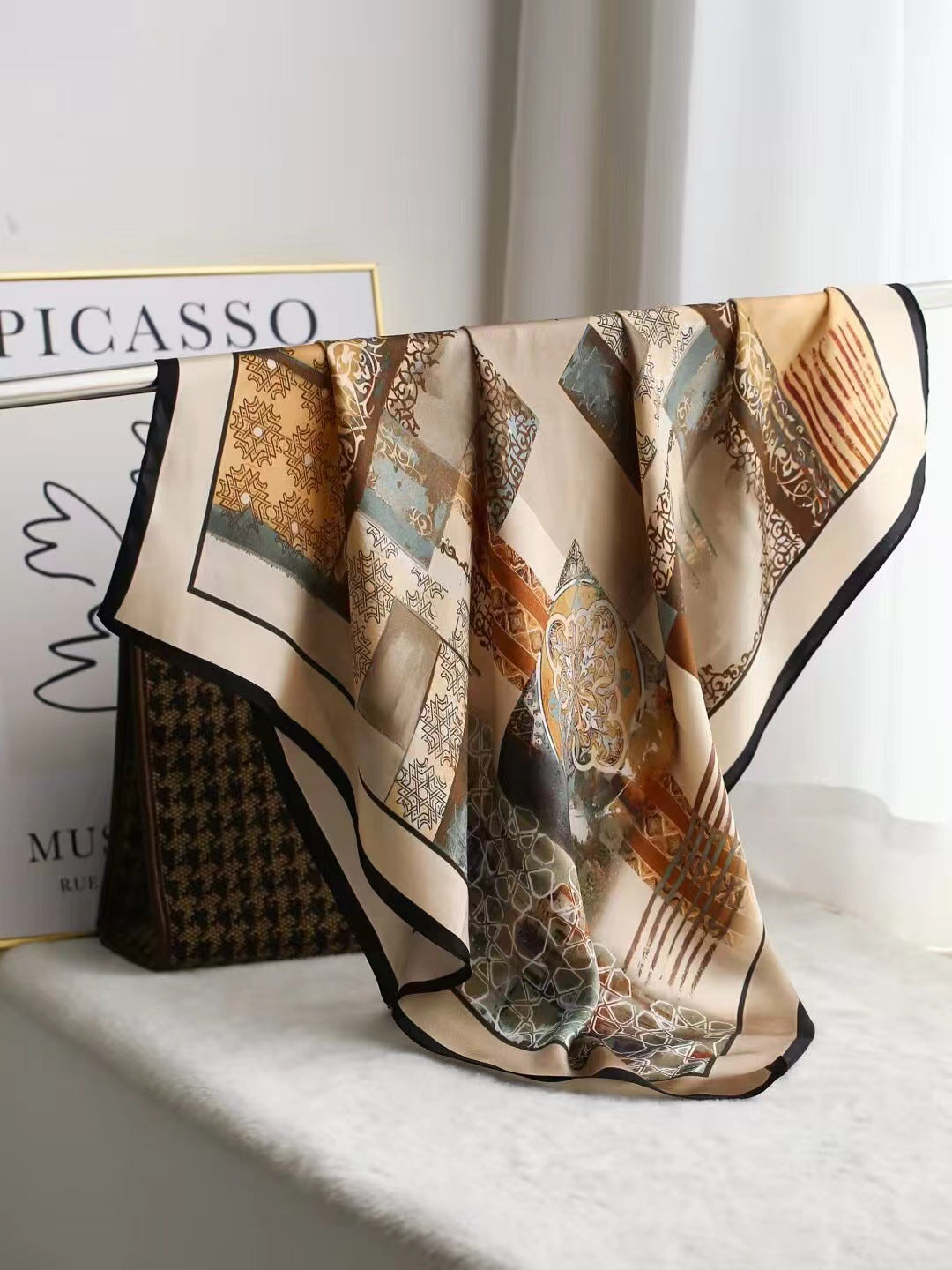 Intellectual Elegant Light Luxury Silk Scarf