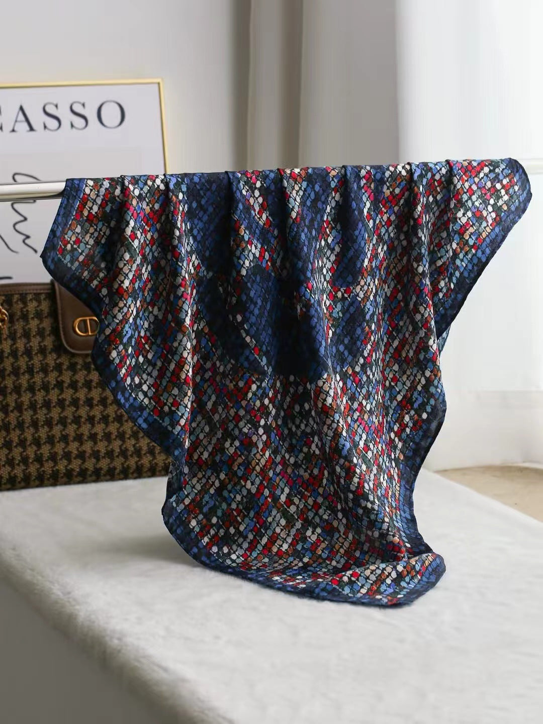 Intellectual Elegant Light Luxury Silk Scarf