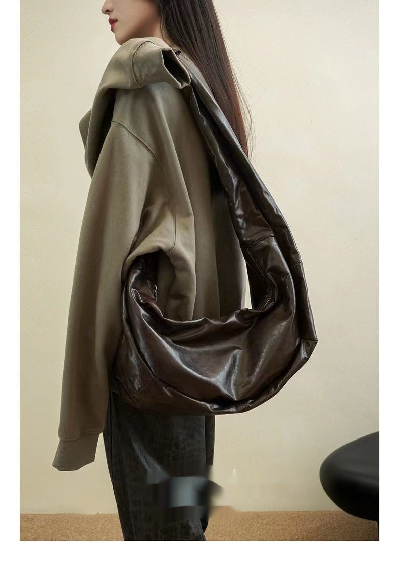 New Niche Oil Wax Leather Bag