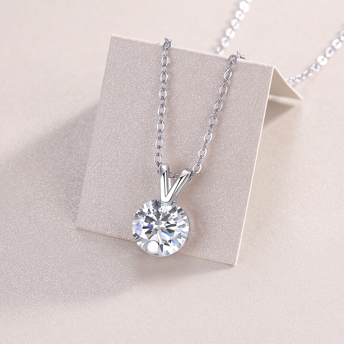 V-chain Luxury Fashion Necklace