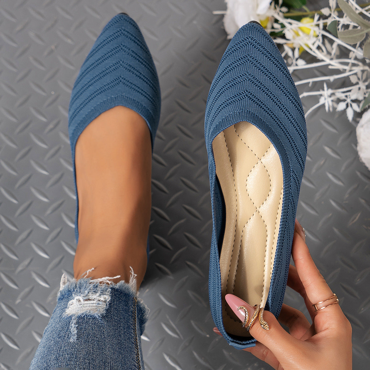 Pointed Toe Breathable Flat Bottom Shoes