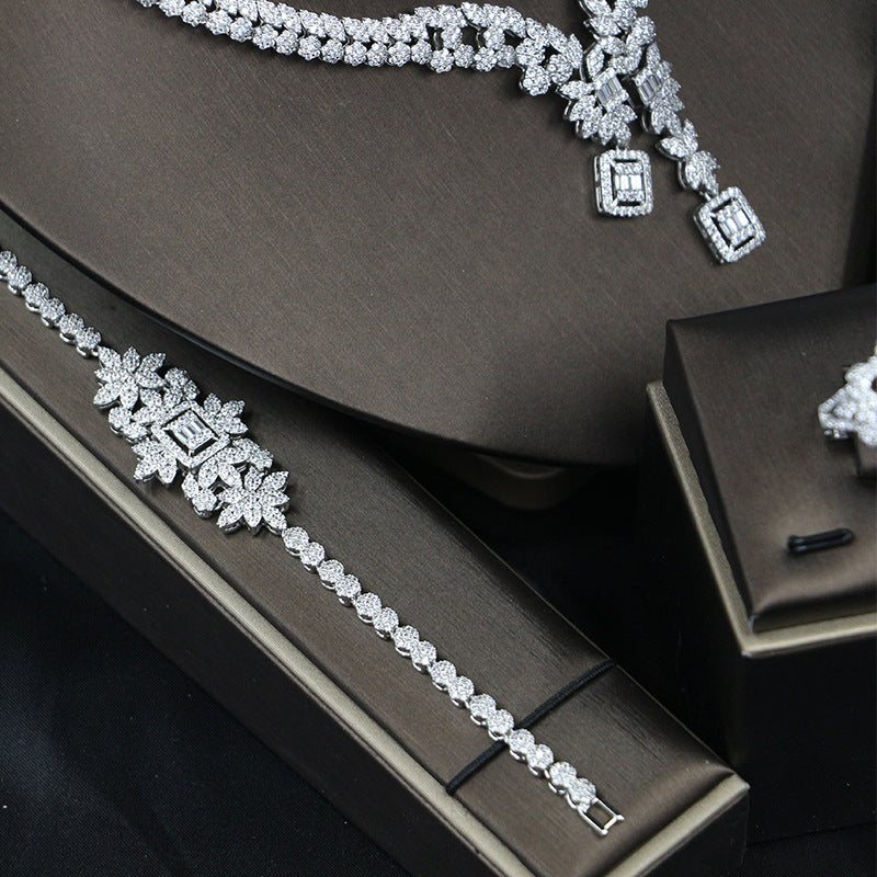 Dinner Party Four-piece Set